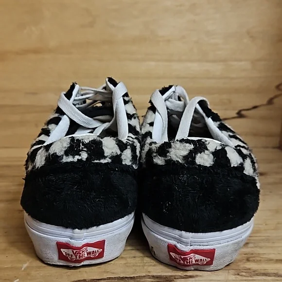 Vans Unisex Old Skool Sherpa Sneakers in Black/Checkerboard - Picture 6 of 9